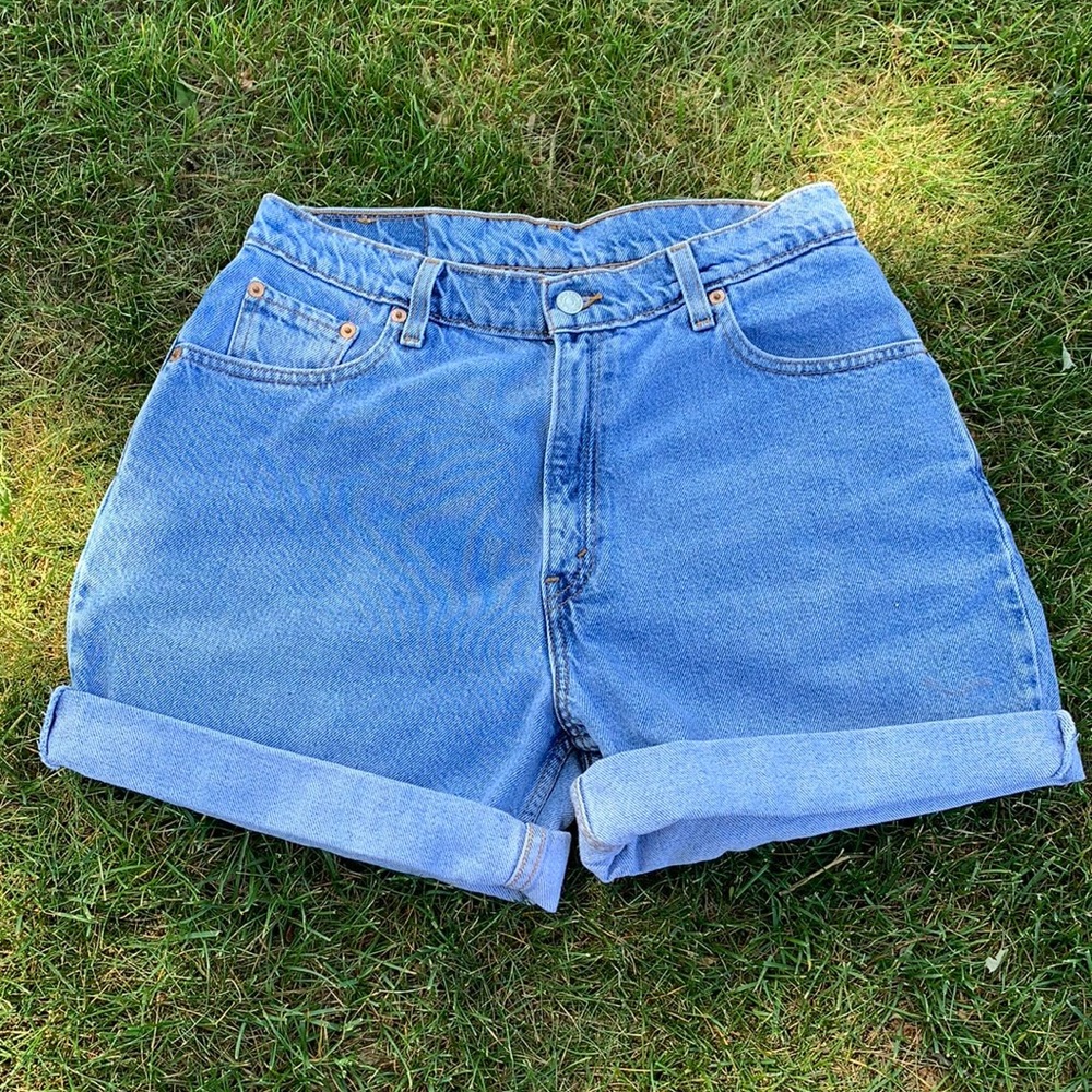 Levi high waisted shorts